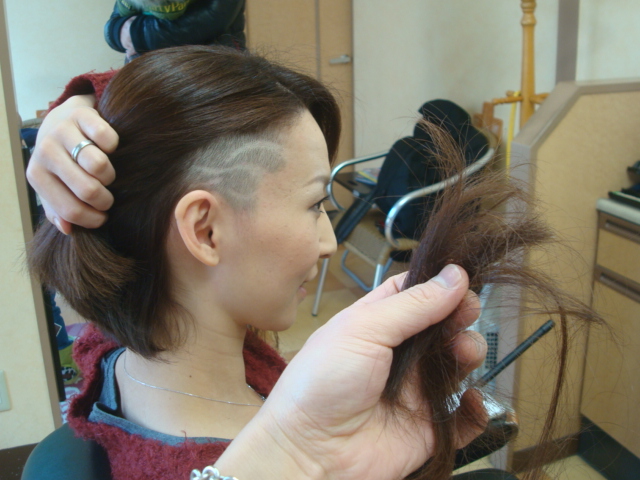 刈り上げ女性 女性刈り上げ2ブロックレザーアート かつしかヘアーサロン検索